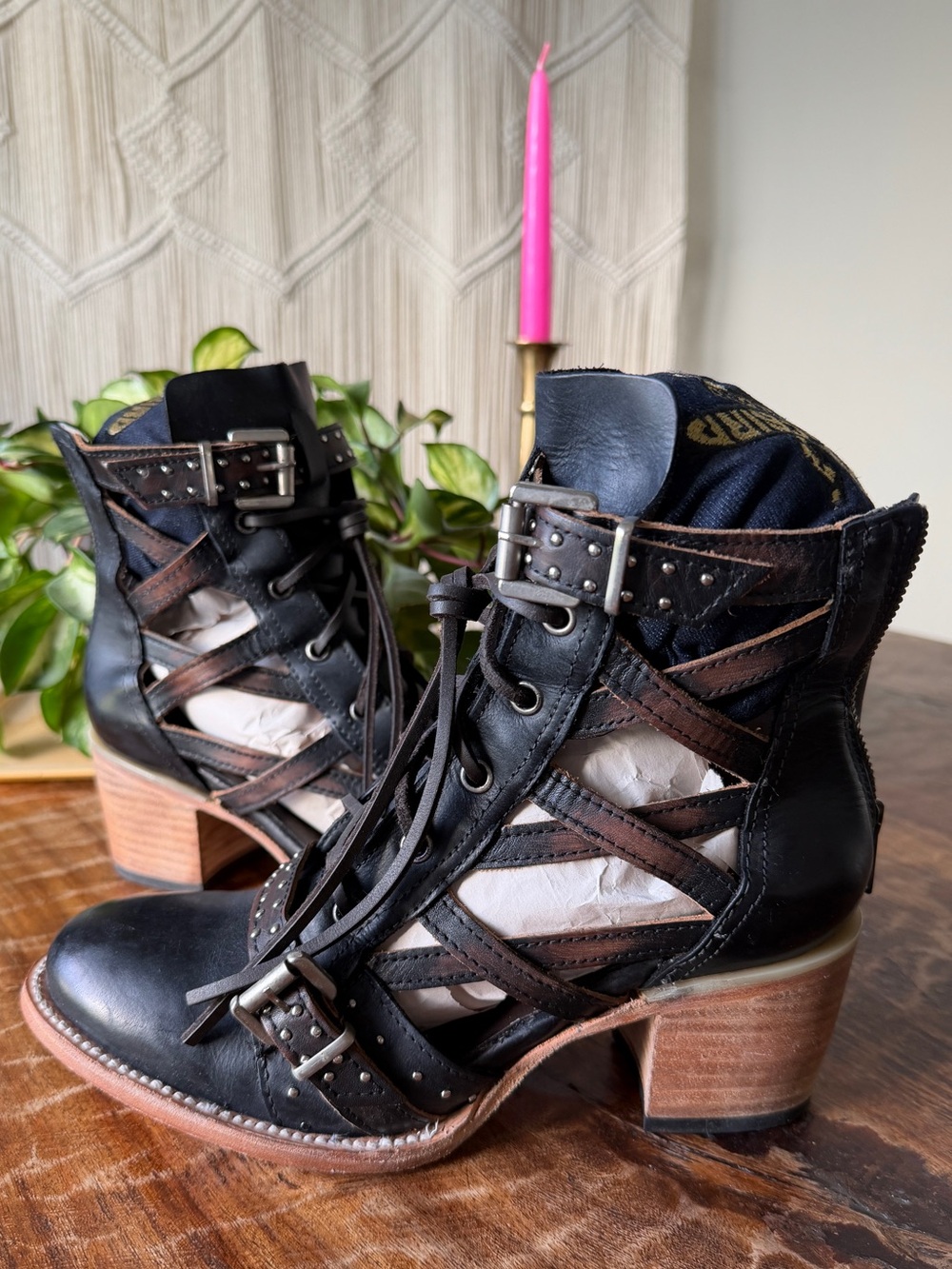 Freebird by Steven Cheyenne Black/Brown Strappy Leather Ankle Boots 9